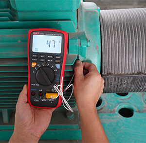 Multímetro de aislamiento UT533 - Image 3